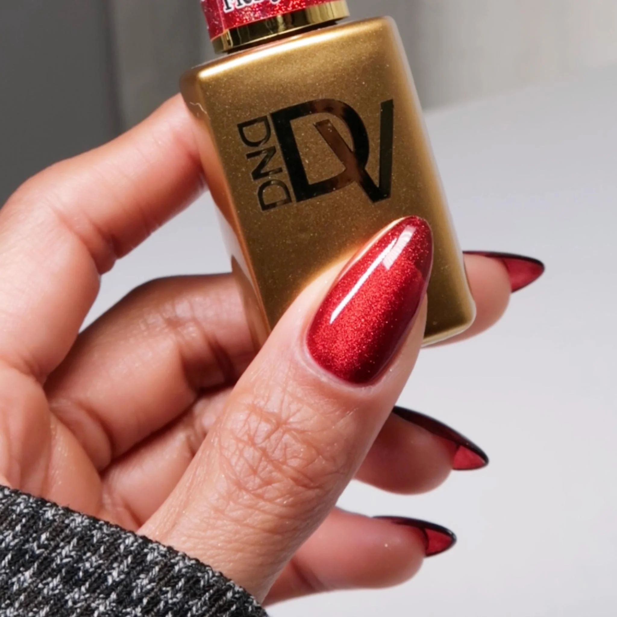 DIVA 9D Cat Eye Glassball #02 - Fiesty Paws 7 DIVA 9D Cat Eye Glassball #02 - Fiesty Paws