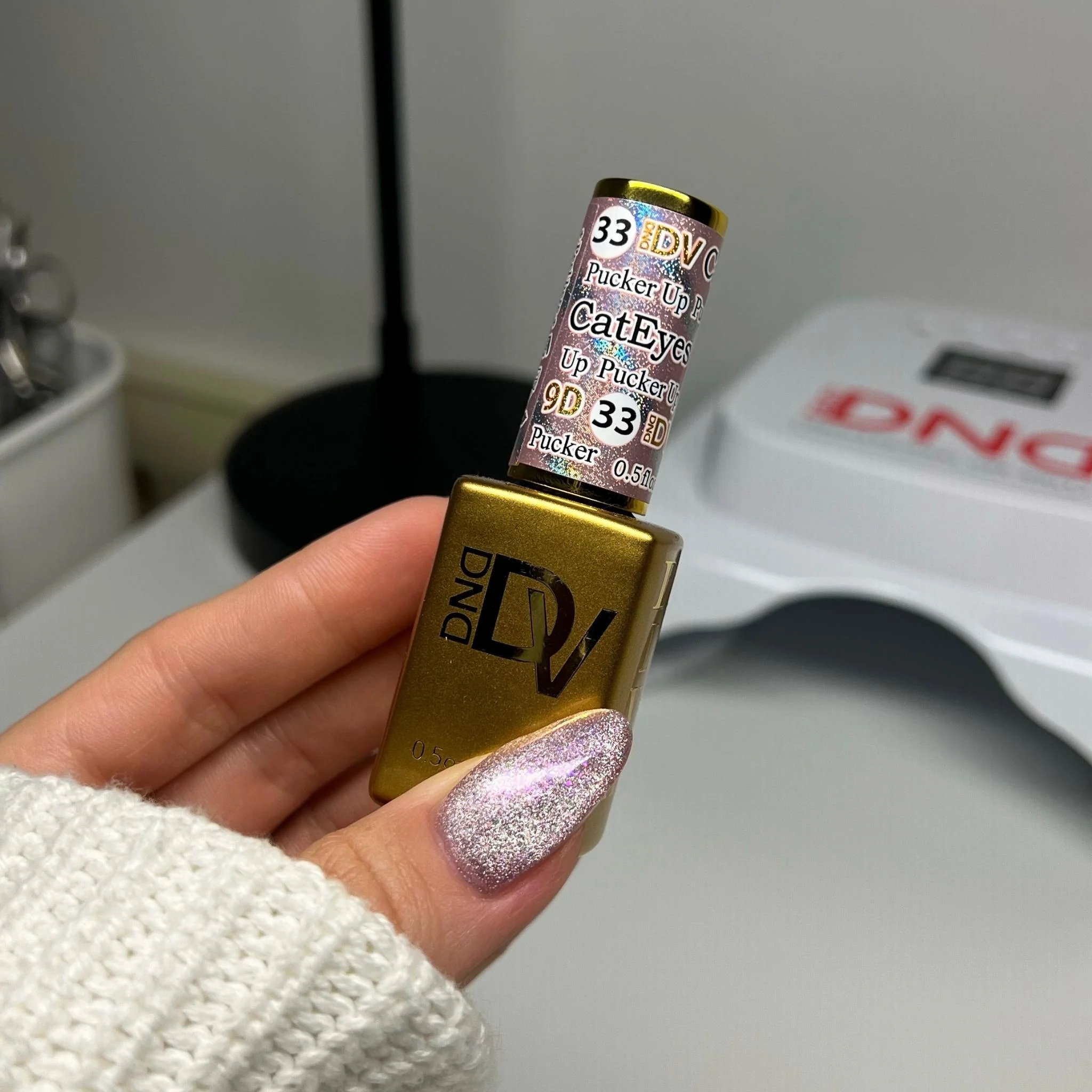 DIVA 9D Cat Eye Daydream #33 - Pucker Up 6 DIVA 9D Cat Eye Daydream #33 - Pucker Up